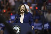 Odijela i savršeno krojeni sakoi: Kamala Harris prava je ikona stila za modernu, uspješnu poslovnu ženu