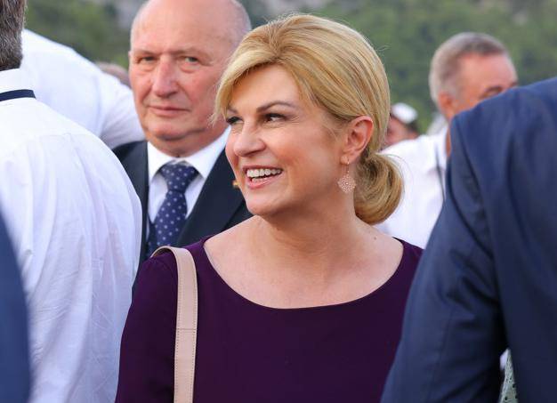 Ni Kolinda Grabar-Kitarović nije odoljela popularnom dizajnu torbe koji je hit među trendsetericama