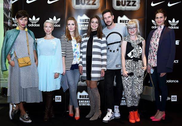 Otvoren Buzz Sneaker Station
