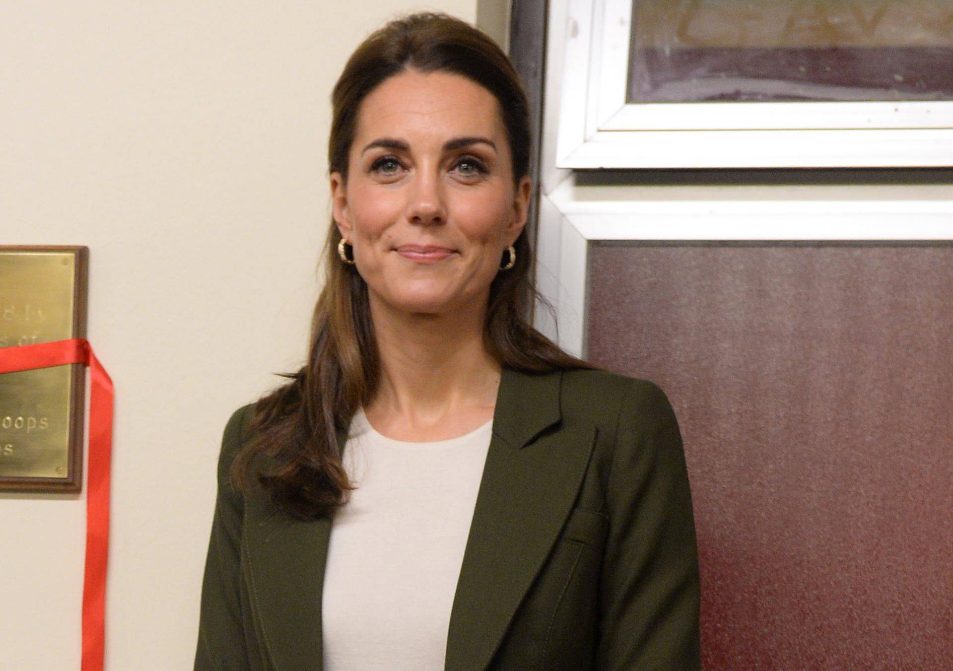 Kate Middleton prava je kraljica "recikliranja": Zablistala je u sakou u kojem smo je već imali prilike vidjeti, a i dalje je dostupan