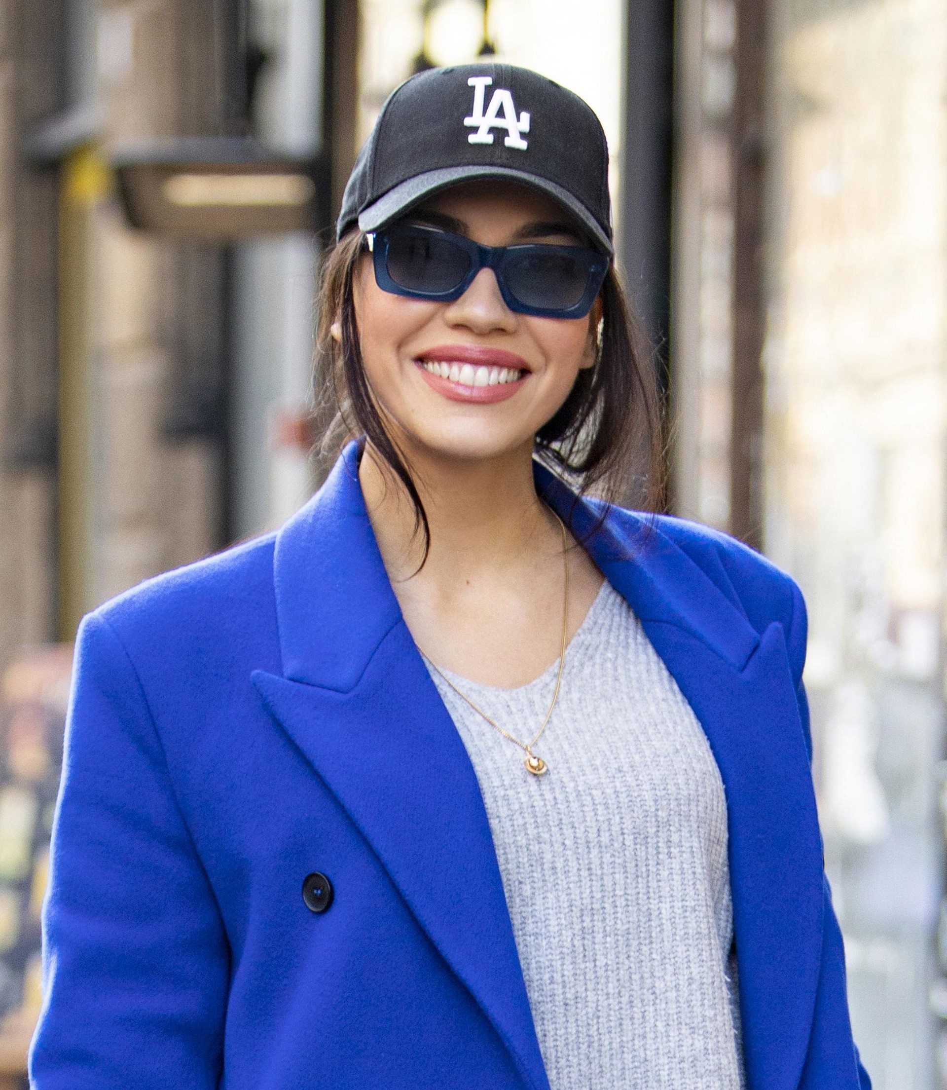 Osvojila nas je osmijehom i odličnim stajlingom: Plavi kaput i čizme zmijskog uzorka zvijezde su Marine kombinacije