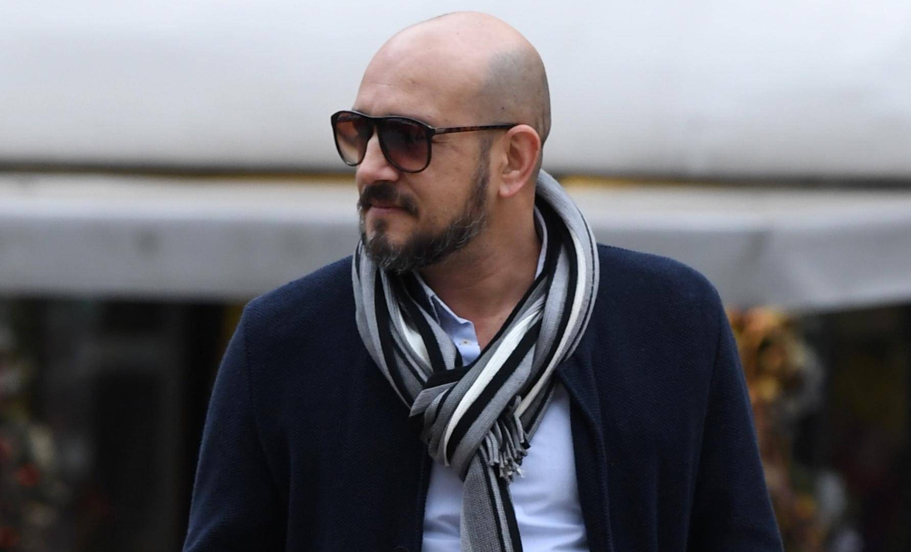 Muškarci, ugledajte se na njega: Stylish frajer osvojio prolaznice na špici