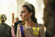 Kate Middleton zablistala u šljokičavoj haljini s potpisom Jenny Packham i naušnicama kraljice Elizabete II