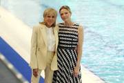 Brigitte Macron posjetila princezu Monaka: Francuska prva dama odabrala je odijelo i neočekivani model obuće