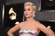 Zahvaljujući "puf" haljini, Katy Perry se u rekordnom roku našla na listi najgore odjevenih na Grammyjima