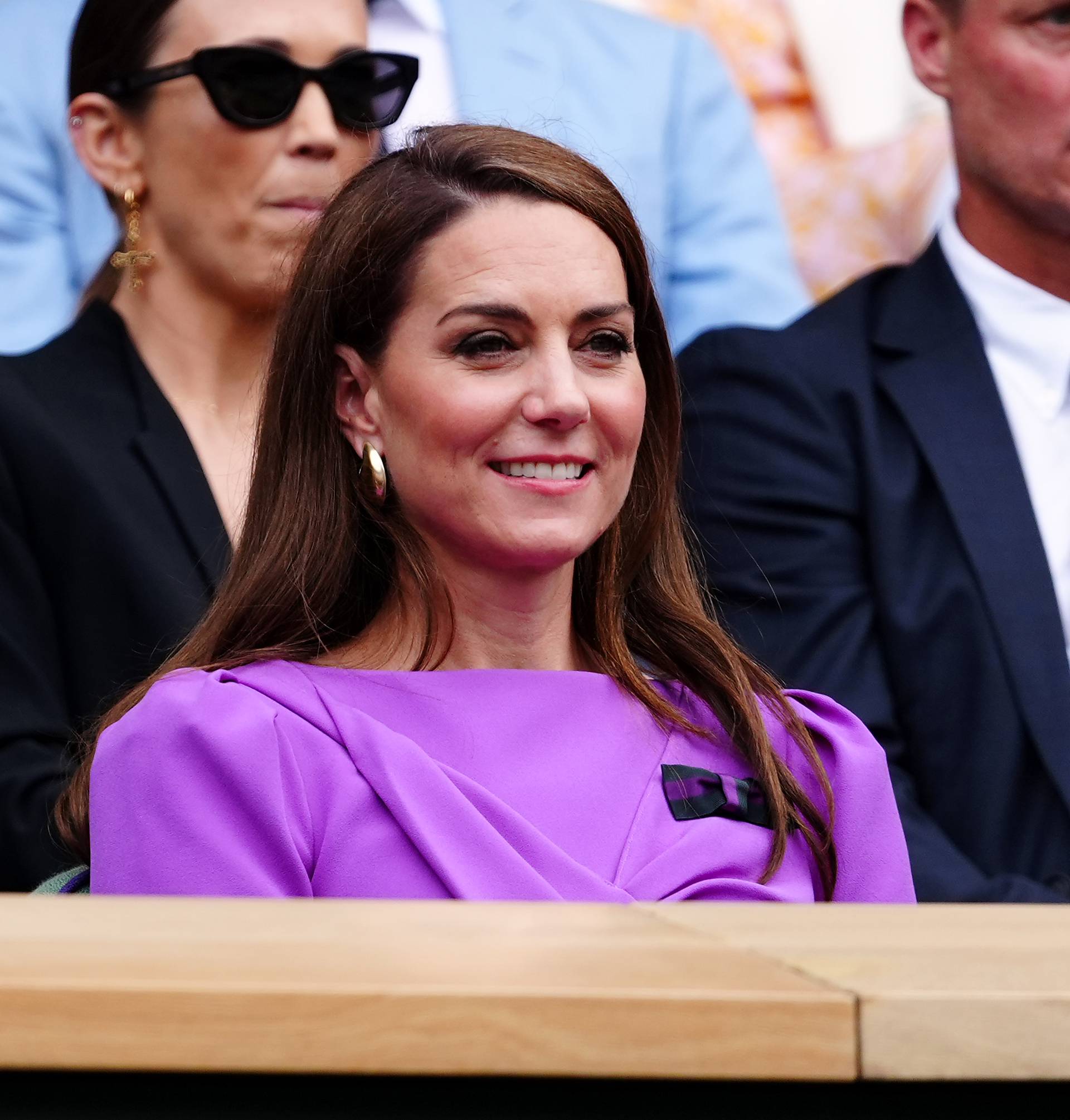 Drugi put u javnosti nakon dijagnoze: Kate Middleton zablistala na Wimbledonu u ljubičastom!