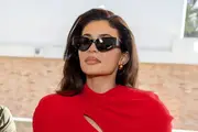 Kylie Jenner zadivila u mini crvenoj haljini koja je posebno istaknula njezin vitak struk