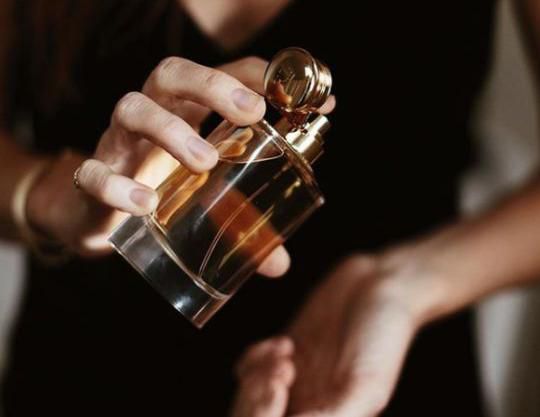 Pratit će vas od jutra do večeri: Za ove parfeme kažu da na koži traju cijeli dan