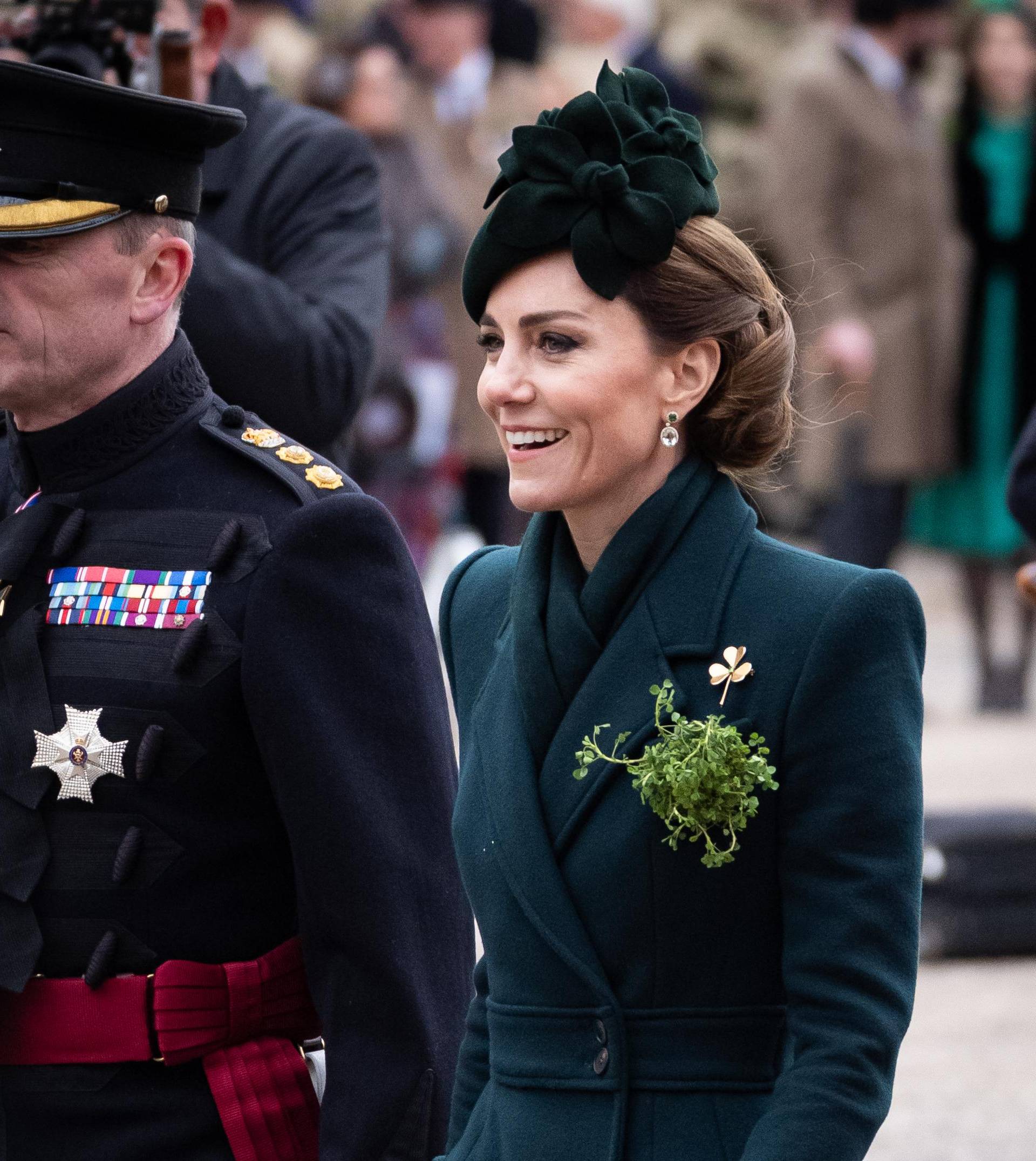 Kate Middleton zablistala za Dan svetog Patrika: Tamnozeleni kaput i tradicionalni detalji od vremena princeze Diane