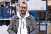 Ležeran, ali sasvim cool: Odličan look koji kombinira udobnost s modnim klasicima
