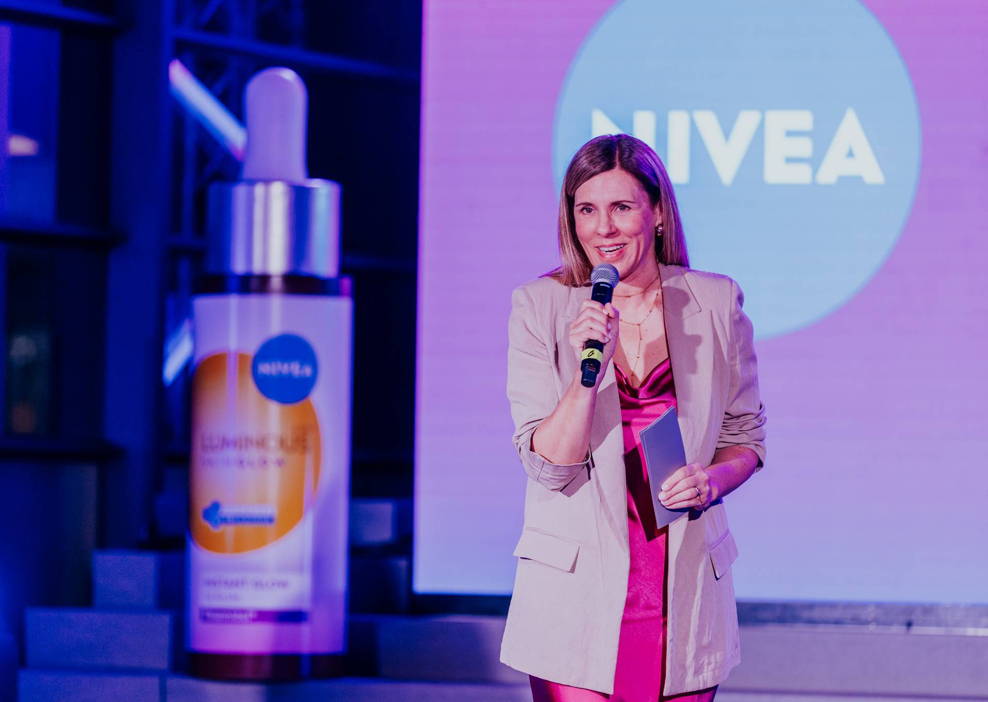 Otkrij nove dimenzije blistavosti kože uz NIVEA LUMINOUS630® SKIN GLOW proizvode