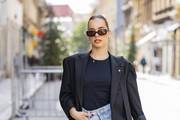 Što kažete na spoj bermuda i čizama do koljena? Zgodna studentica ih je odlično kombinirala na baš cool način