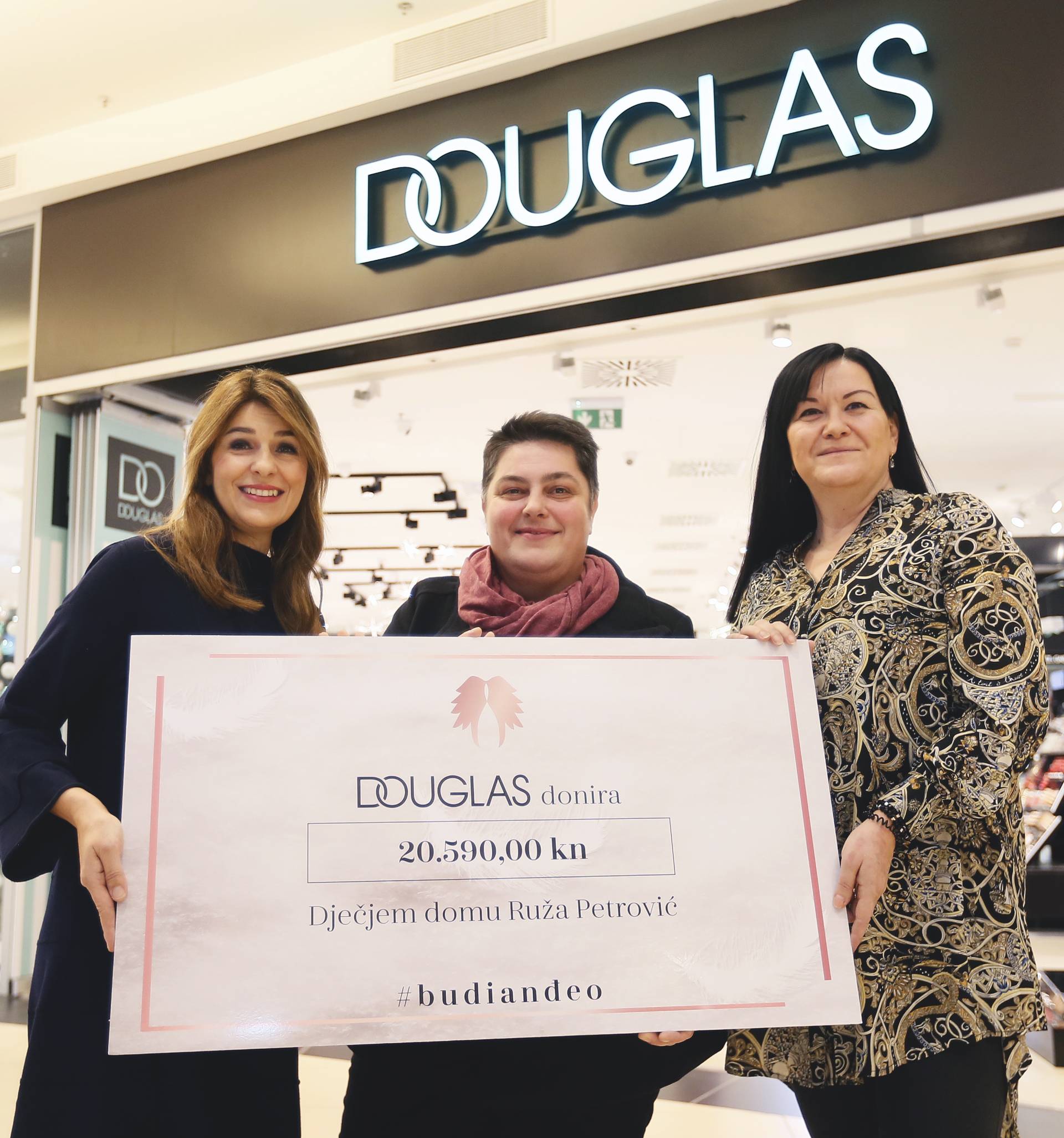 Otkrivamo što se dogodilo s božićnim obećanjem Douglas parfumerija