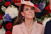 Kate Middleton zablistala je u dvije elegantne kombinacije: Jednu potpisuje Dior, drugu Givenchy