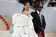 Rihanna zabljesnula na Met Gali u luksuznoj vjenčanici napravljenoj sa 500 bisera