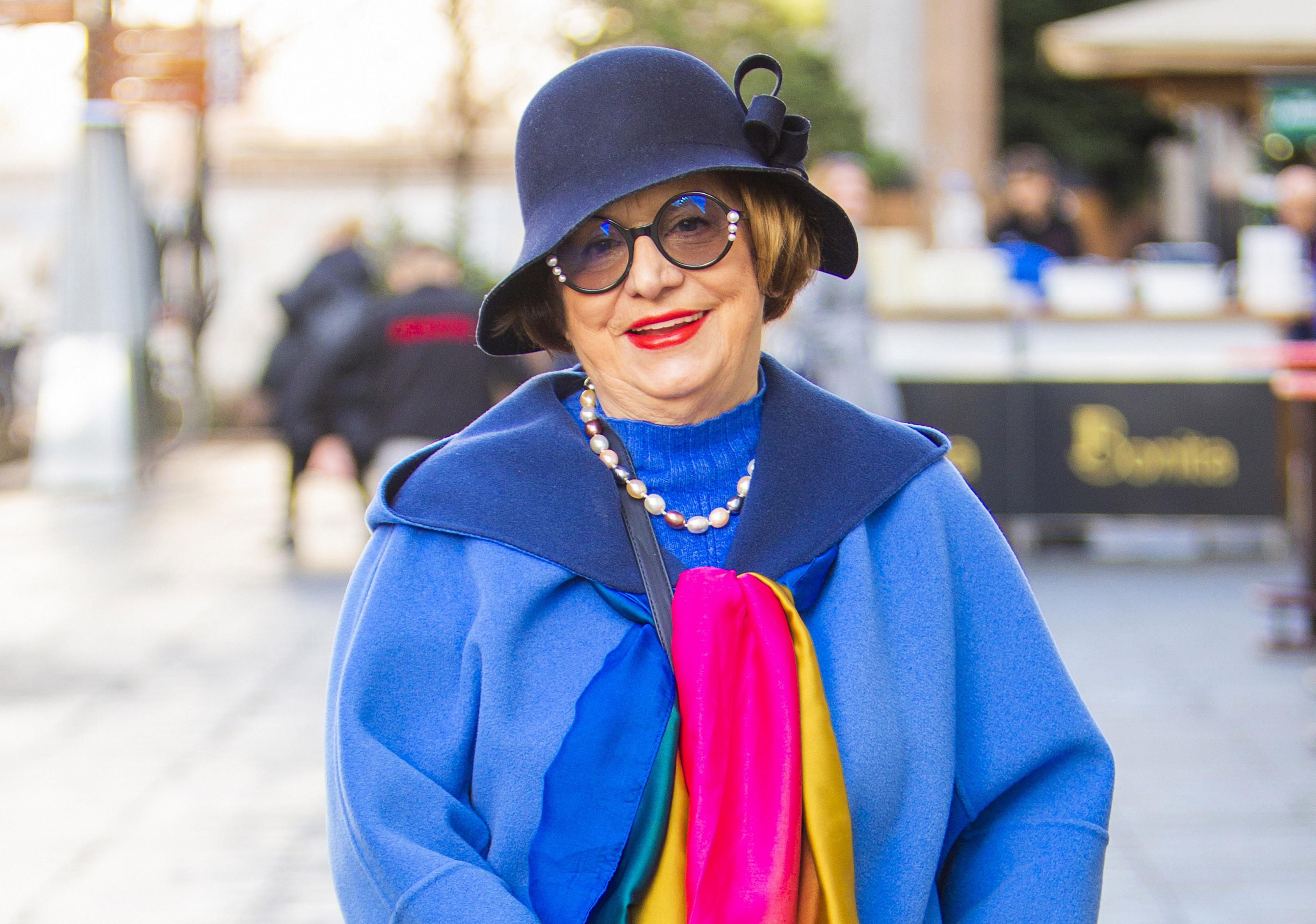 Umirovljena pravnica Višnja uvijek nas oduševi svojim stilom: 'Žive boje sam odjenula jer se dobro osjećam i jer su sretni dani'