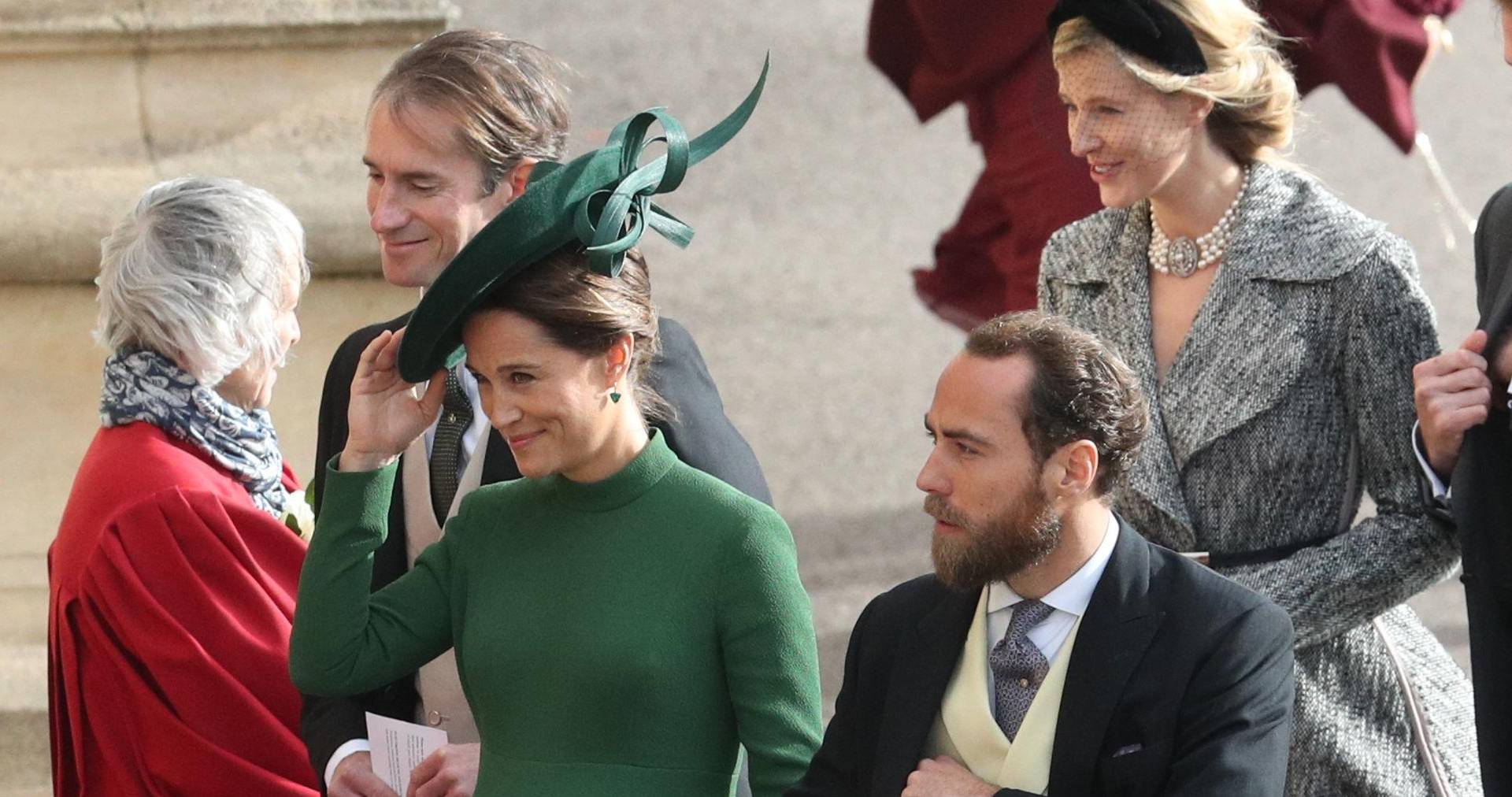 Kraljevsko vjenčanje broj dva: Pippa Middleton pokazala trudnički trbuščić u uskoj haljini