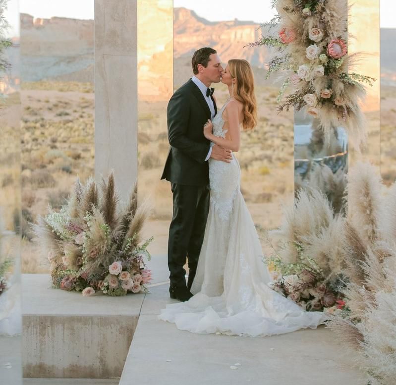 Bajkovito vjenčanje u pustinji: DJ Tiesto i manekenka Annika izgledali su fantastično