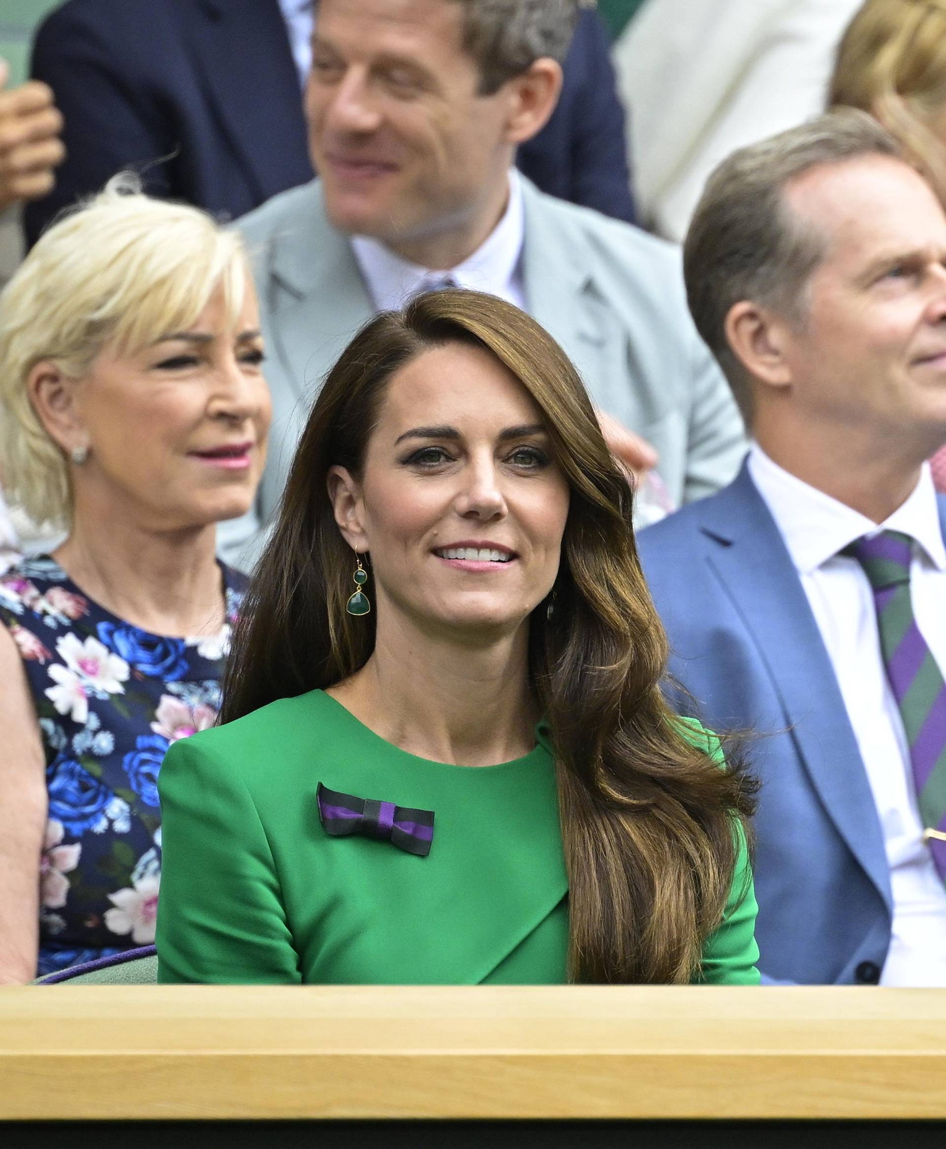 Kate Middleton za finale Wimbledona odabrala chic zelenu haljinu i klasične bež salonke od brušene kože