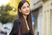 Mislili ste da visoke čizme i kratke hlače ne idu skupa? Pogledajte kako ih dobro nosi studentica građevine