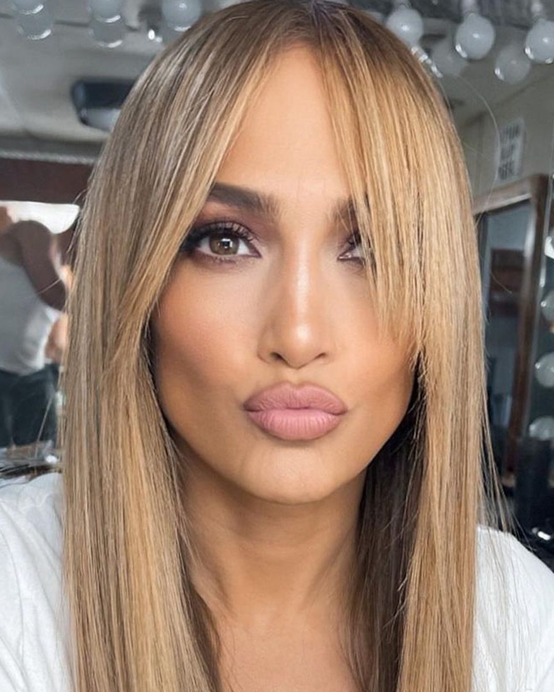 Vraćaju se šiške koje su bile hit devedesetih: Jennifer Lopez već ih nosi, a frizeri savjetuju kako ih stilizirati