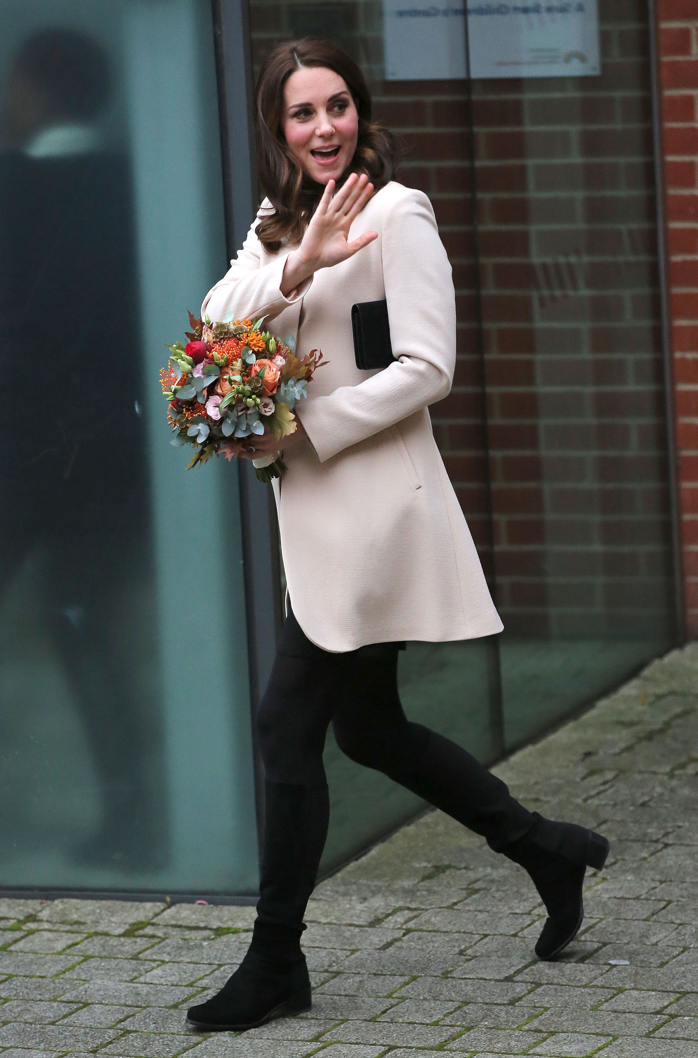Kate Middleton nosi čizme koje sigurno imate u svojem ormaru!